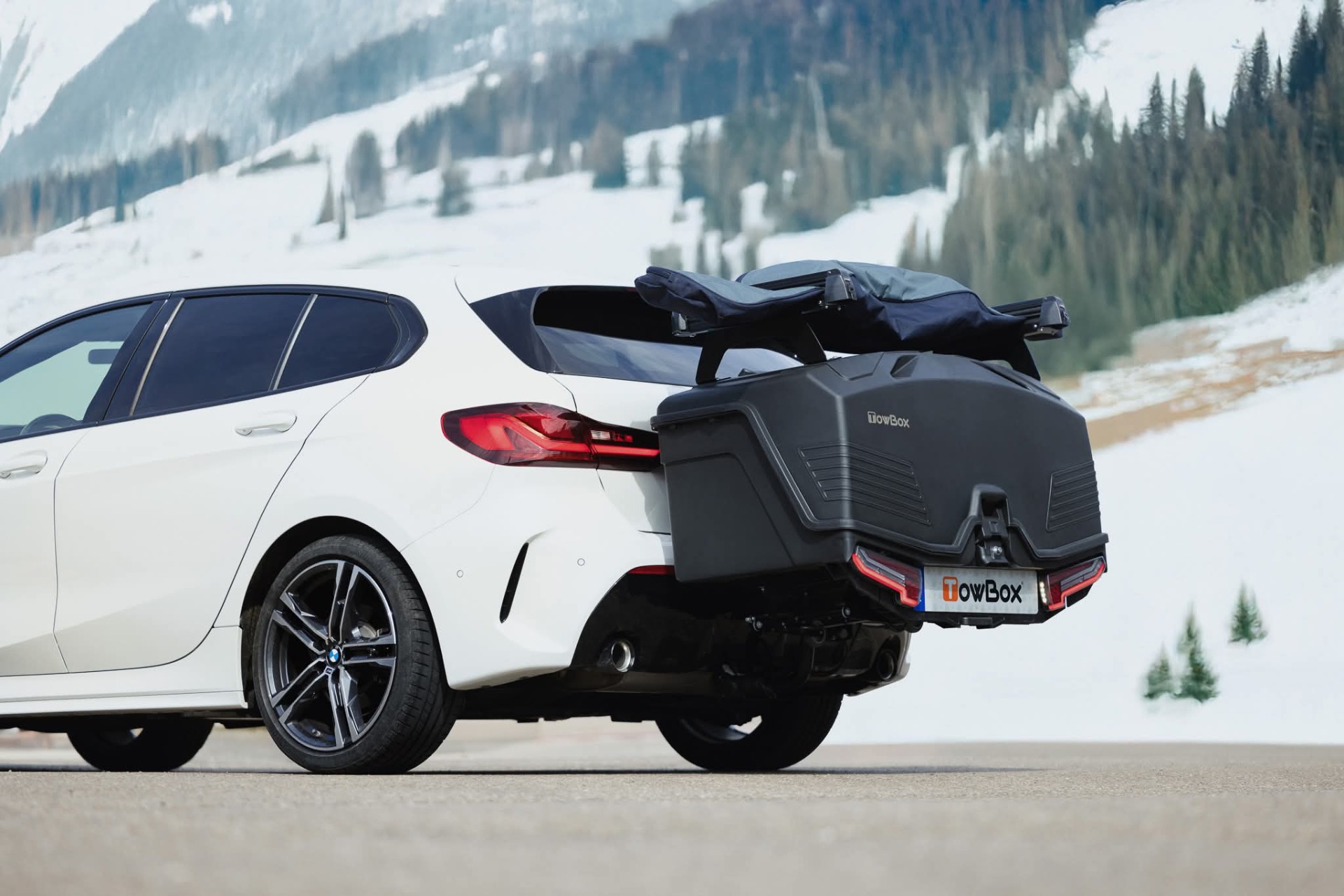 Towbox Alpha 330 liter + Top-Ski