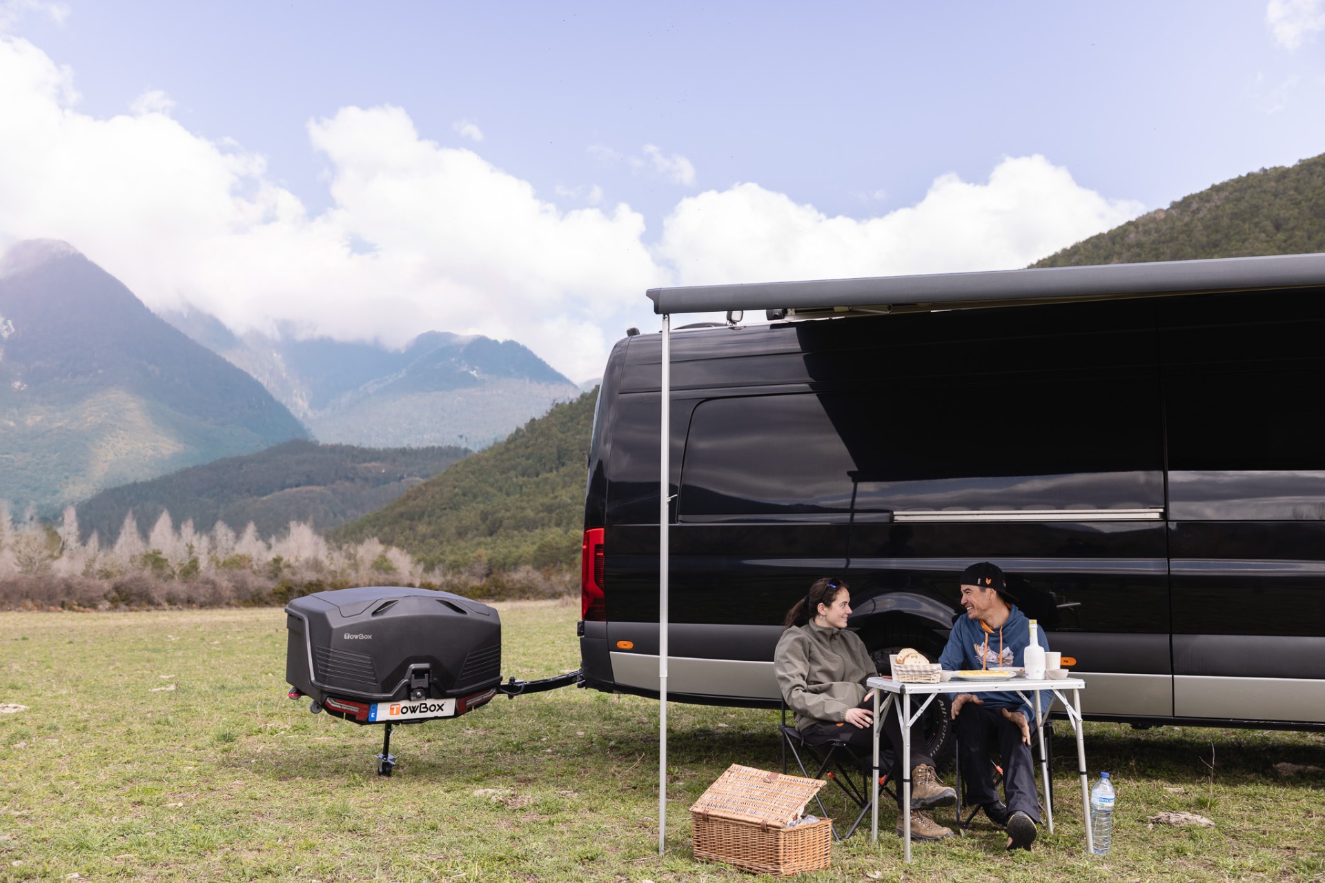 TOWBOX CAMPER V5 330 Liter Swing